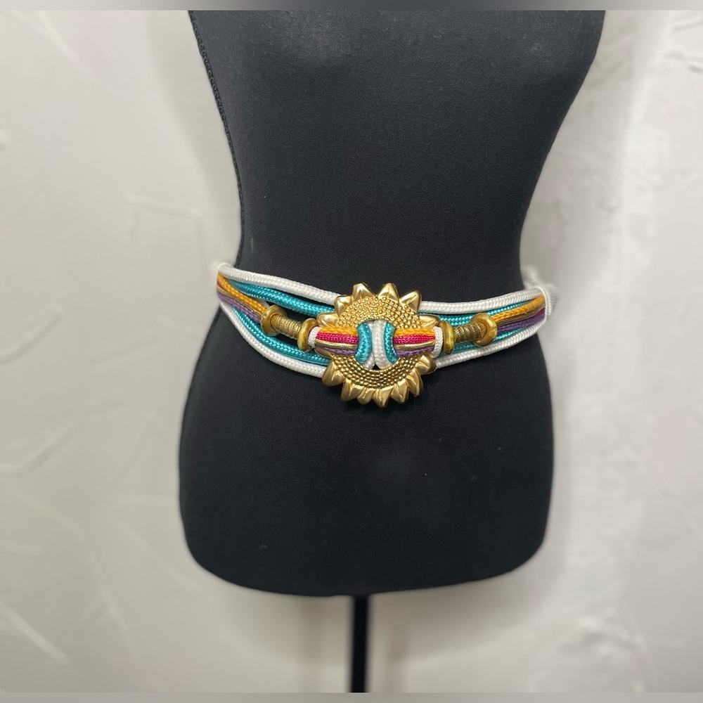Vintage 80s women’s sun belt.